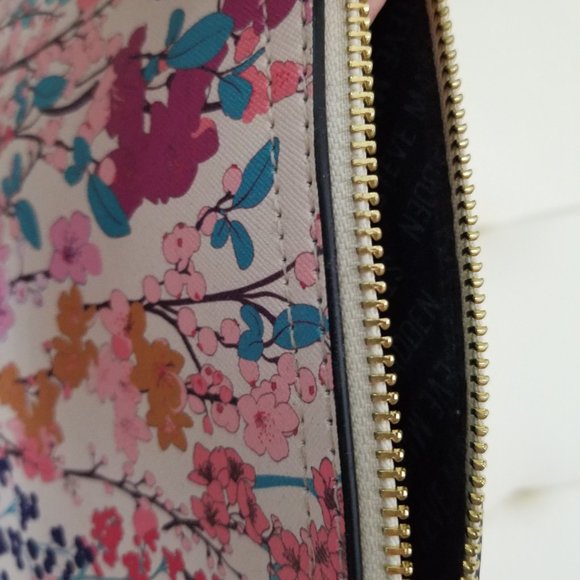 Steve Madden Floral Shoulder Bag with Gold-Tone hardware - Picture 14 of 14